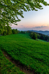 Obraz premium Fantastischer Sonnenunter auf den Höhen des Thüringer Waldes bei Floh-Seligenthal - Thüringen - Deutschland 