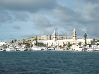 Naklejka premium Marina, clocktower shopping mall and historic building in Royal naval dockyards, Grand Bermuda, Bermuda