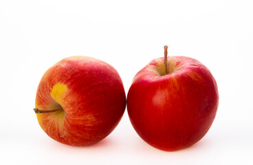 Fototapeta na wymiar Fresh red apples isolated on white background. Environmentally friendly product.