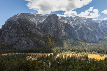 Wide angle mountain range view over Yosemite Valley