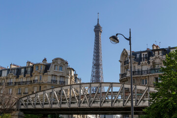 sight of XV arrondissement of Paris with Eiffel Tower - obrazy, fototapety, plakaty