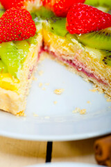 kiwi and strawberry pie tart