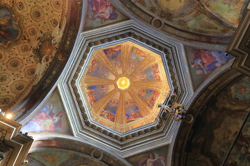 cupola della basilica di san vittore di varese