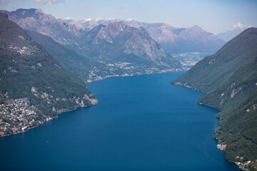 Obraz na płótnie Canvas Vue aérienne nord du lac de Lugano