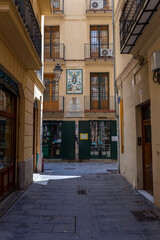 Fototapeta na wymiar Narrow street in Valencia