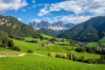 Fototapeta na wymiar Santa Maddalena in Val di Funes - the famous village of the Dolomites.