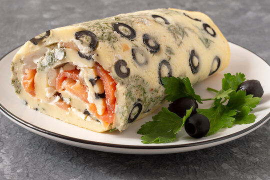 Festive roll with salmon and cream cheese