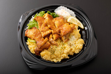 タンドリーチキンとカレーピラフ弁当