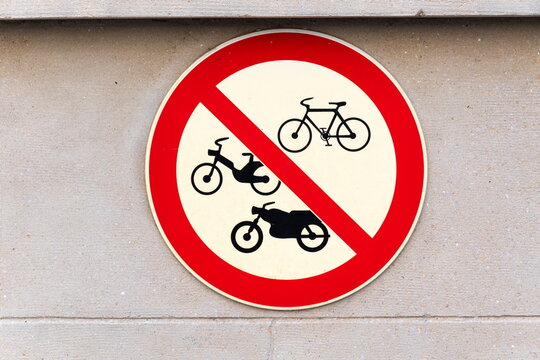 Prohibition sign for bikes, bicycles, motorbikes and motos