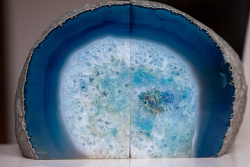 Obraz na płótnie Canvas Large blue agate in the cut.