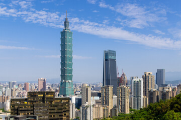 Naklejka premium Taipei city skyline