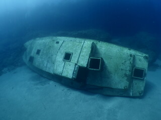 ship wreck underwater shipwreck on seabed sea floor standing metal on ocean floor 