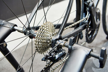 Derailleur gears of bicycle
