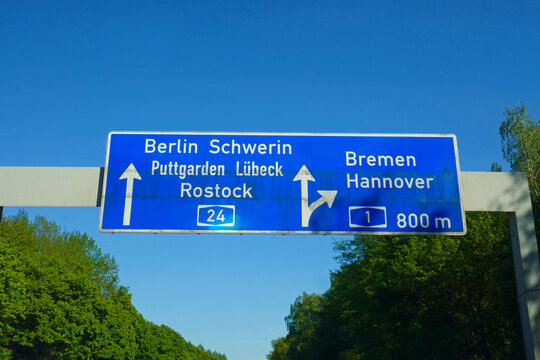 Autobahnschild Berlin / Schwerin