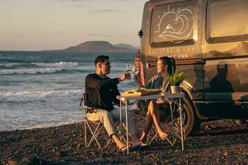 Atardecer en la playa, Camper life, Van life