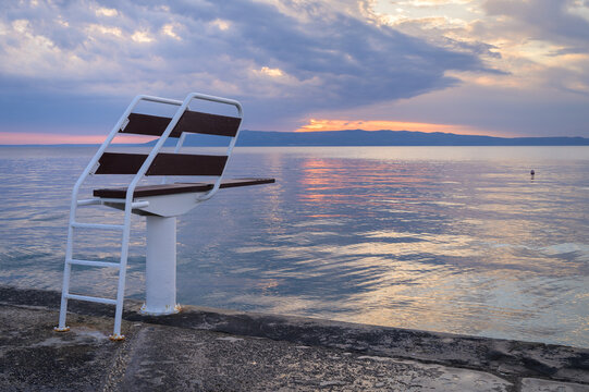a diving board at the beach in Cres
