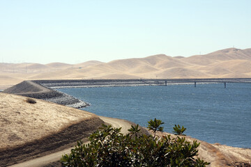 Damm, Wasserreservoir, Kraftwerk, San Luis Reservoir, Staudamm, Kalifornien, USA  --
Dam, Water...