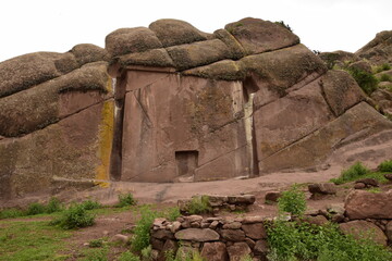 Gate of Hayu Mark (The Gate of the Gods), Peru WILLKA UTA, SECRETS OF ARAMU MURU, HAYUMARKA GATE. Puno Peru