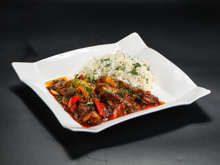 Roasted beef with vegetable and sauce