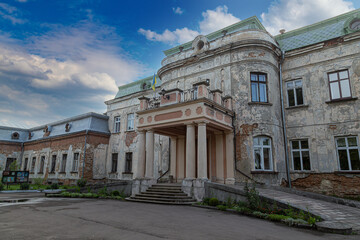 Obraz premium Old historical Pototskykh ( Pototski ) Palace outside. Chervonohrad city. Ukraine. Tourist landmark