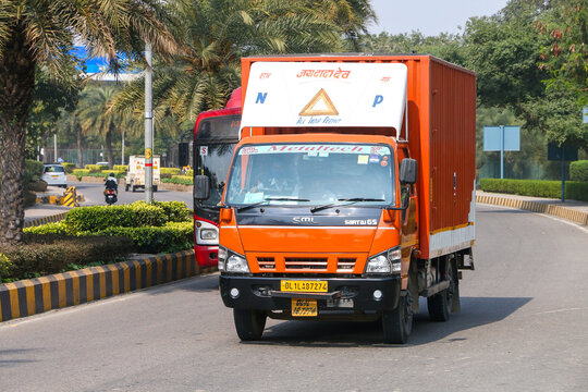 SML Isuzu Sartaj GS