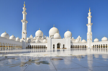 Fototapeta na wymiar Abu Zyed Mosque, Dubai