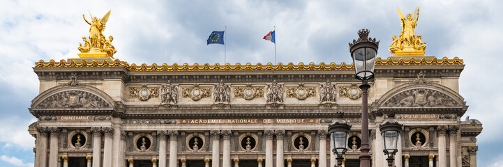 Fototapeta na wymiar Paris, the Opera Garnier, beautiful monument of the french capital