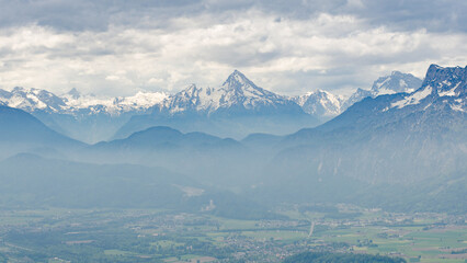 Fototapeta na wymiar Alps watching over Salzburg