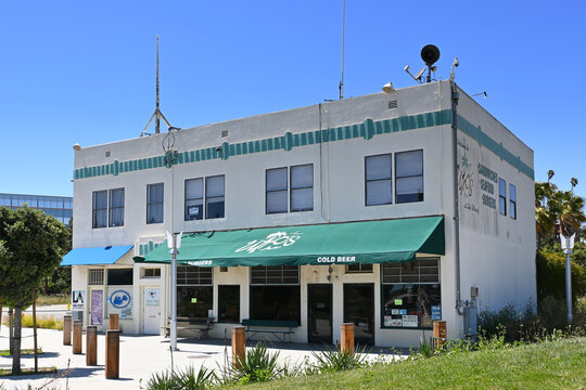 SAN PEDRO, CALIFORNIA - 11 MAY 2022: Utros Cafe Serves Burgers, Savory Seafood, Sandwiches, Soups And Salads.