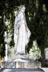 Figur von einem Engel auf dem Friedhof