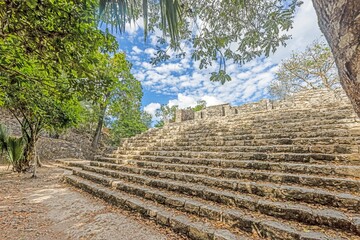 Fototapeta na wymiar Picture of a historic pyramid in the Mexican Inca city of Coba