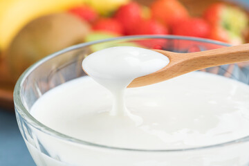 とろっとなめらかなヨーグルト