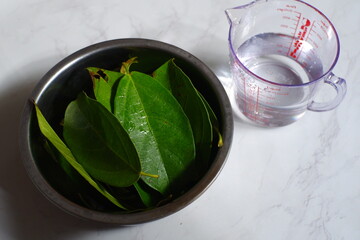 green grass jelly leaves and water 