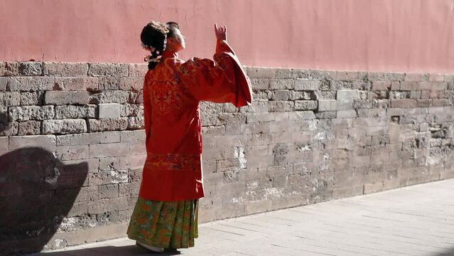 Photo of hanfu Girl in the Forbidden City