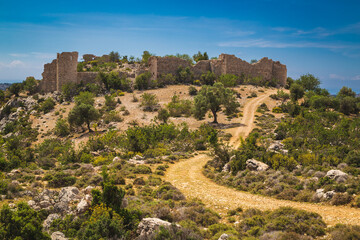 Fototapeta na wymiar View to the ruins of Tokmar castle
