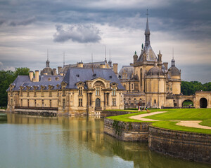 Fototapeta na wymiar View to the Chateau de Chantilly