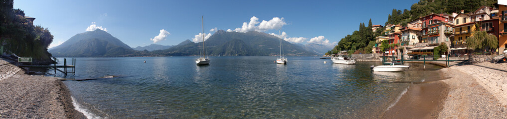 Fototapeta na wymiar Lake Como Varenna Italy
