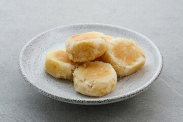 Bakpia, Bakpia Pathok is a typical Yogjakarta food made from a mixture of green beans, cheese and sugar, which is wrapped in flour, then baked. 