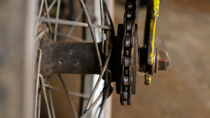 Fototapeta na wymiar the bike gear is a little rusty