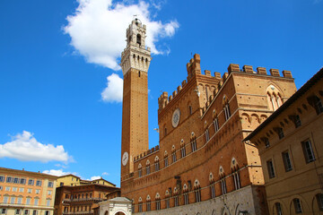 Piazza del Campo with Palazzo Pubblico, Siena, Italy   - obrazy, fototapety, plakaty