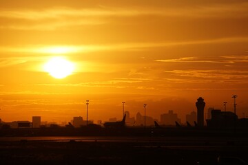 Fototapeta na wymiar Airport Sunrise