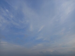 Obraz premium cirrus cloud with blue sky in the afternoon 