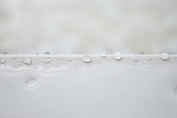 Grêle sur rebord de fenêtre