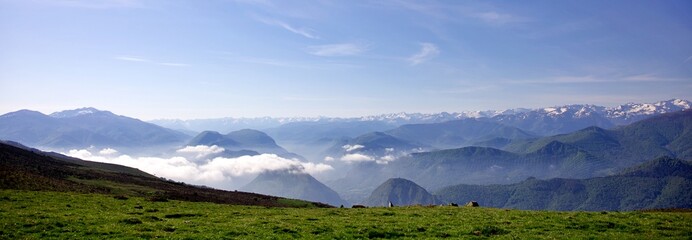 Paysage montagne neige - Ariège Pyrénées tourisme voyage