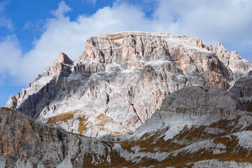Fototapeta na wymiar the peaks of the dolomites during autumn, one of the many unesco sites in the italian alps, near the town of Cortina d'ampezzo, Italy - October 2021.