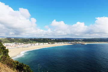 Praia de Nazaré azul cristalina