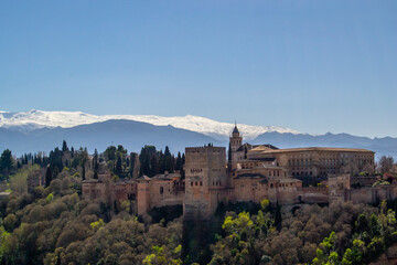 Fototapeta na wymiar Alhambra de Granada vista desde el Mirador de San Nicolás en Granada
