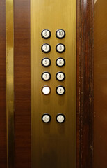 古いエレベーターのボタン - obrazy, fototapety, plakaty