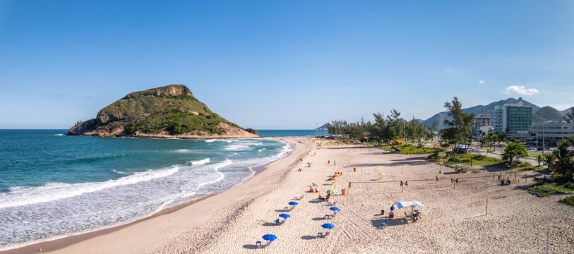Linda vista a&eacute;rea da Pedrea do Pontal, na praia do Recreio, zona oeste do Rio de Janeiro. 