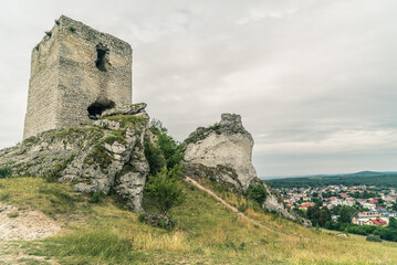 Polskie zamki, ruiny, mury obronne © Yarek